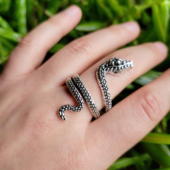 New Classic Silver Snake Ring - Picture 8 of 8
